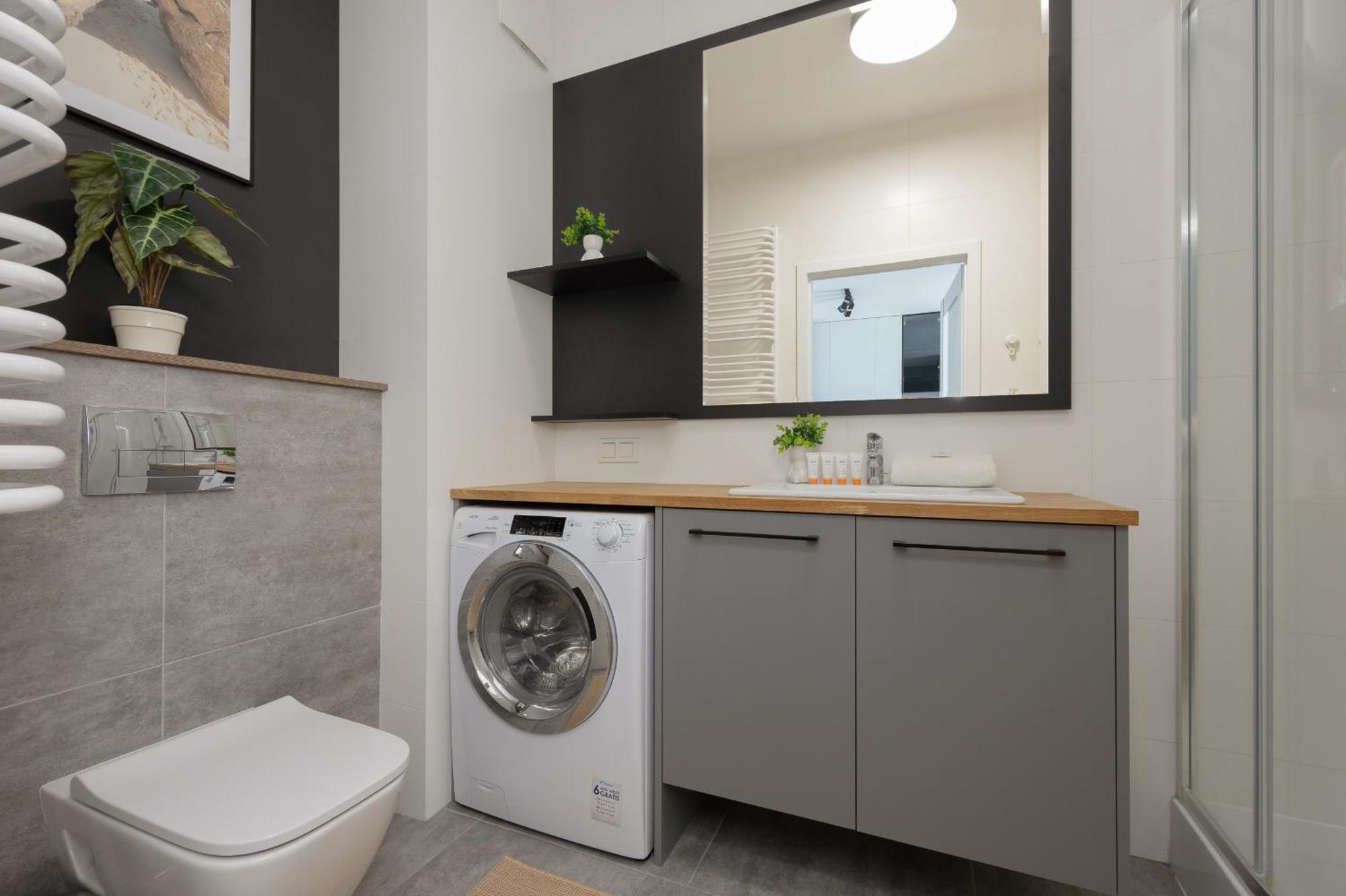 Cozy With Air Conditioner And Parking By Renters Leilighet Warszawa