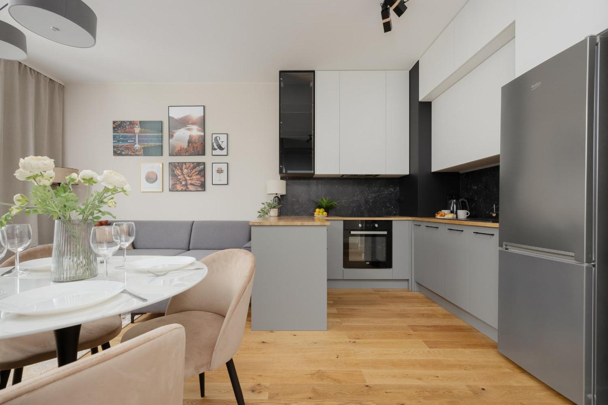 Cozy With Air Conditioner And Parking By Renters Leilighet *