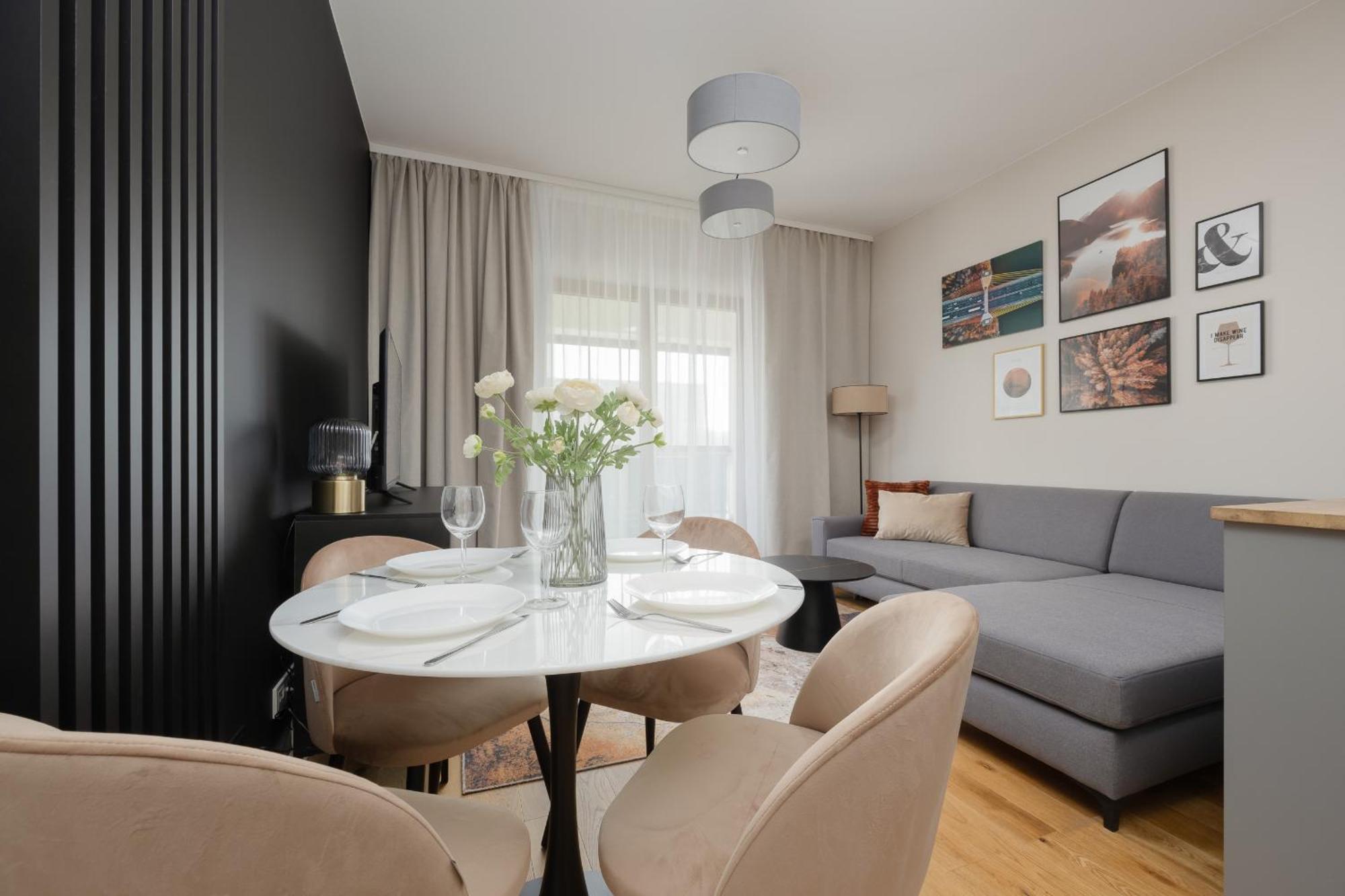 Cozy With Air Conditioner And Parking By Renters Leilighet *